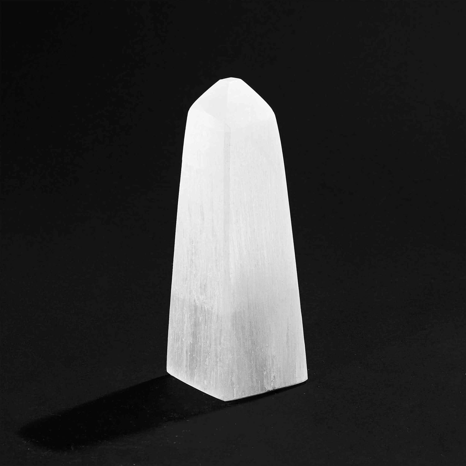 Obelisco de Selenita Para Purificación y Meditación Obelisco de Selenita Para Purificación y Meditación - Imagen 2